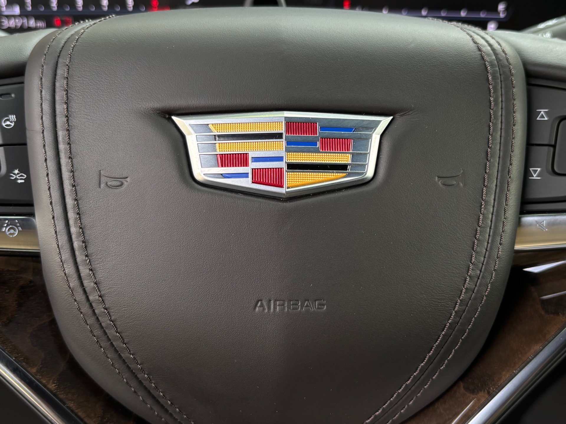Used 2024 Cadillac Escalade Premium Luxury Platinum AWD/4WD image 52