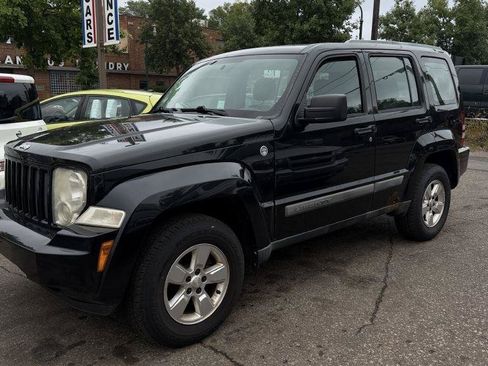 Used 2012 Jeep Liberty Sport AWD/4WD image 2