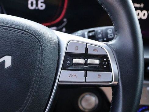 Used 2025 Kia Telluride S FWD image 15