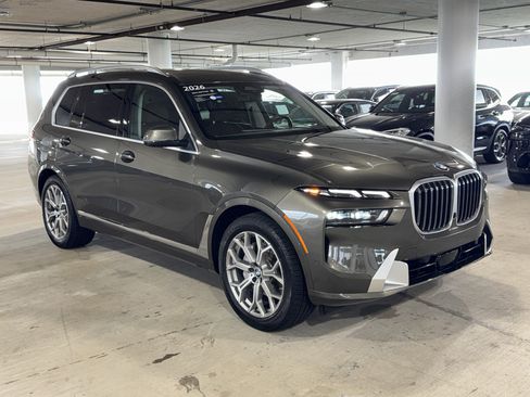 Used 2026 BMW X7 xDrive40i AWD/4WD image 2