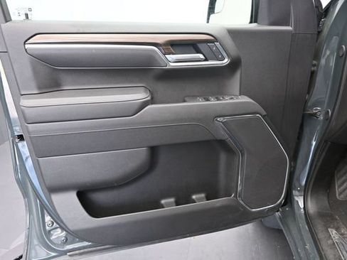 Used 2025 Chevrolet Silverado 1500 LT AWD/4WD image 17