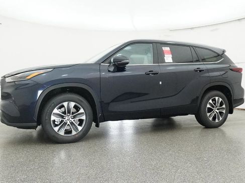 New 2026 Toyota Highlander XLE image 45