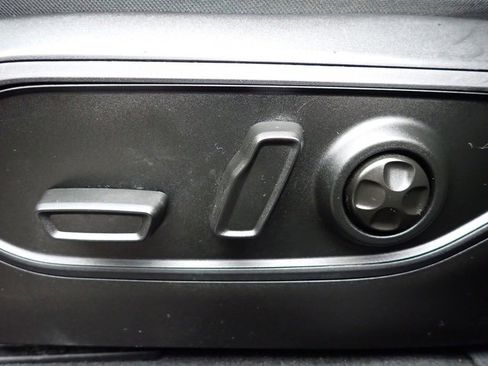 Used 2023 Jeep Grand Cherokee L Laredo image 20