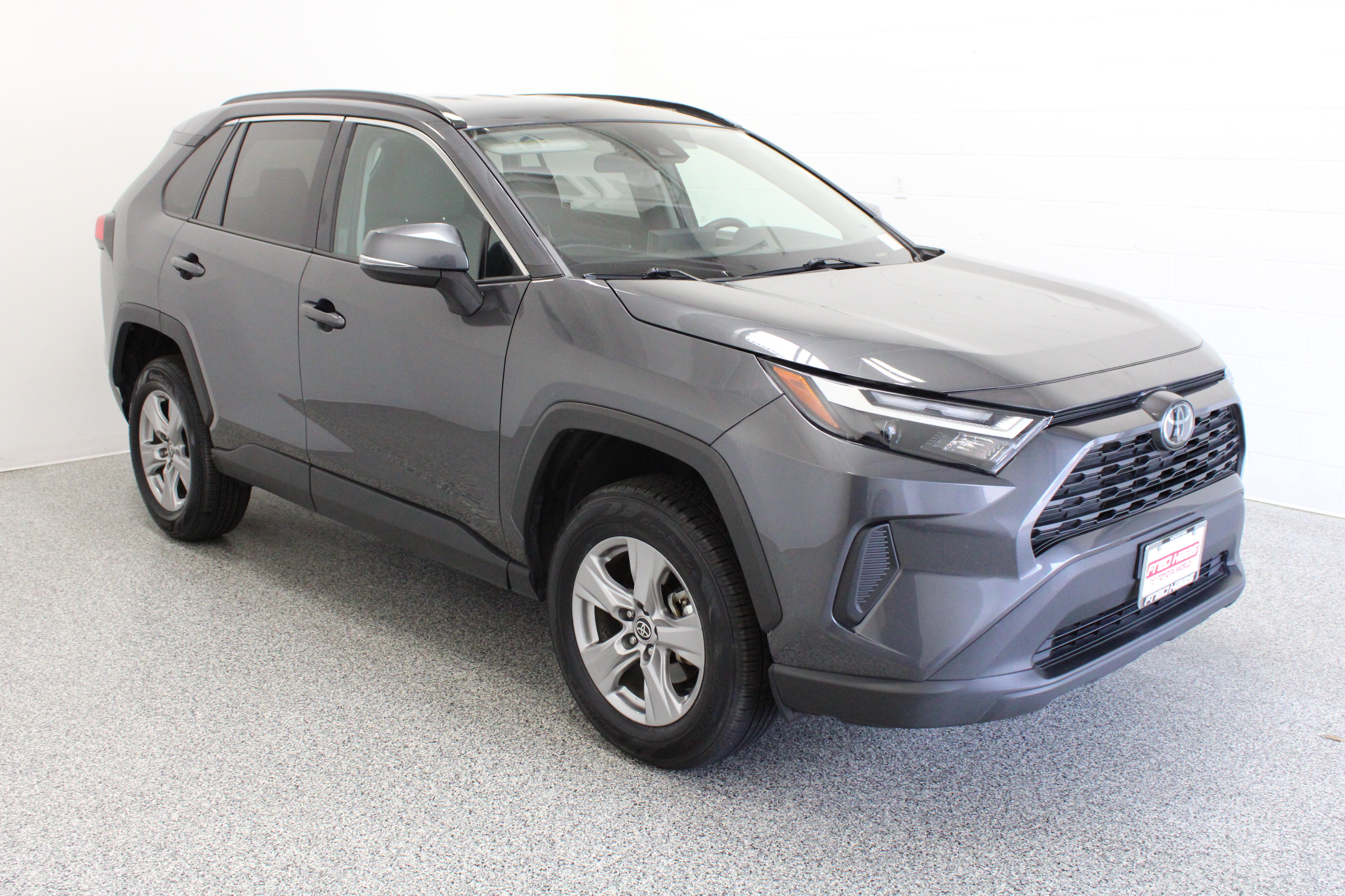 Used 2025 Toyota RAV4 XLE FWD image 4
