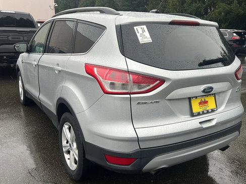 Used 2016 Ford Escape SE w/ Equipment Group 201A image 4