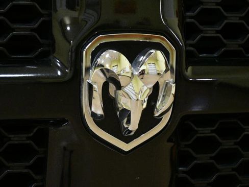 Used 2016 RAM 1500 Express RWD image 7