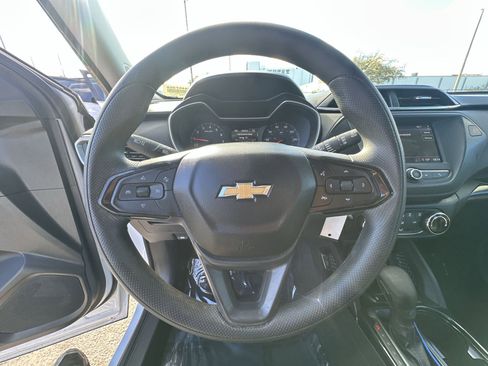 Used 2023 Chevrolet TrailBlazer LS image 11
