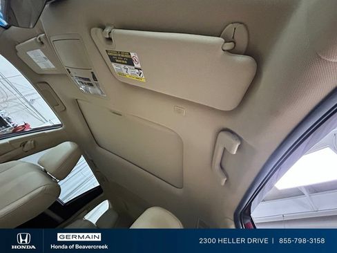 Used 2019 Toyota Highlander XLE AWD/4WD image 27