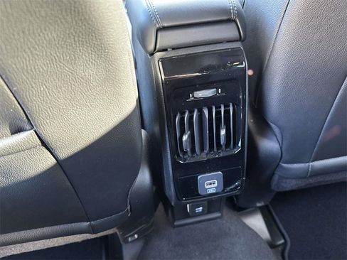 Used 2024 Jeep Compass Limited image 12