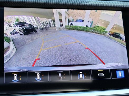 Used 2021 Buick Encore GX Essence w/ Advanced Technology Package image 21