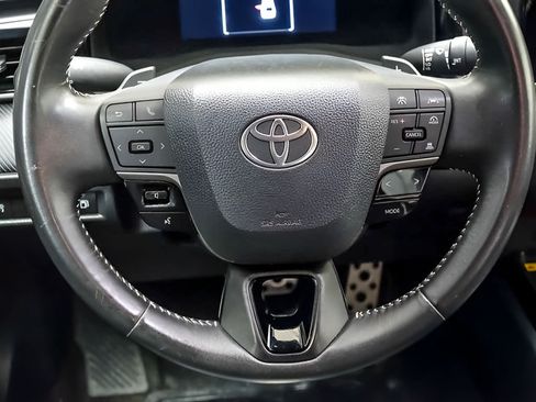 Used 2025 Toyota Camry SE FWD image 14
