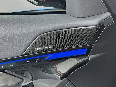 Used 2026 BMW 550e xDrive w/ Premium Package image 24