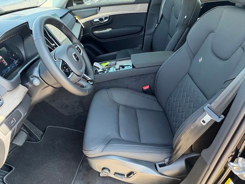 New 2026 Volvo XC90 B6 Plus w/ Protection Package Premier image 17