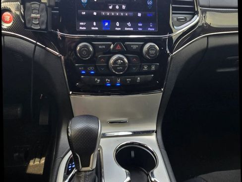 Used 2019 Jeep Grand Cherokee SRT image 19