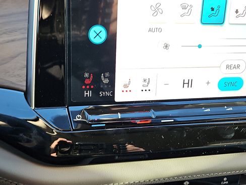 New 2026 Volkswagen Atlas SE image 16