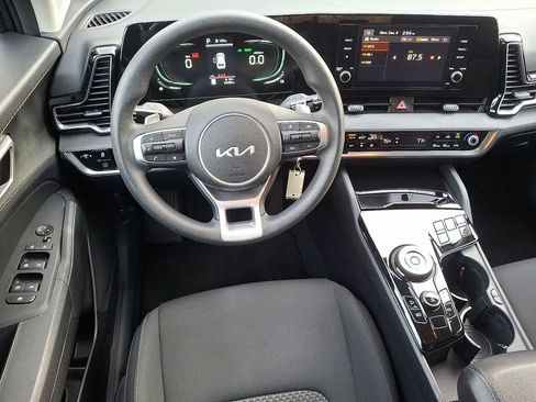 Used 2023 Kia Sportage LX image 11