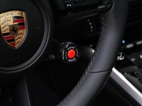 Used 2025 Porsche 911 Carrera image 26