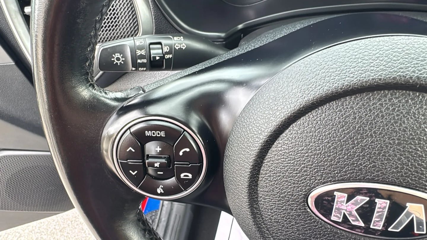 Used 2020 Kia Soul GT-Line FWD image 14
