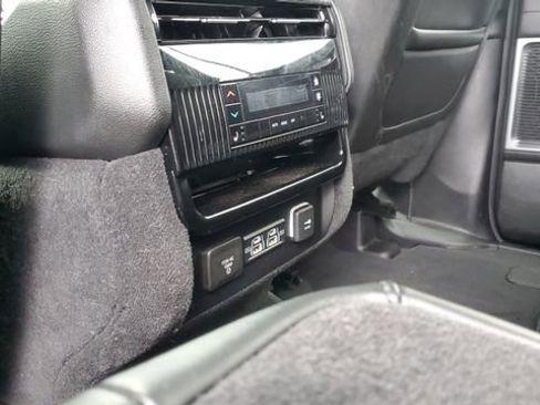 Certified 2024 Jeep Wagoneer Series II w/ Convenience Group I image 28