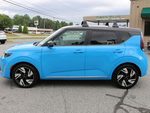 Used 2023 Kia Soul GT-Line FWD image 2