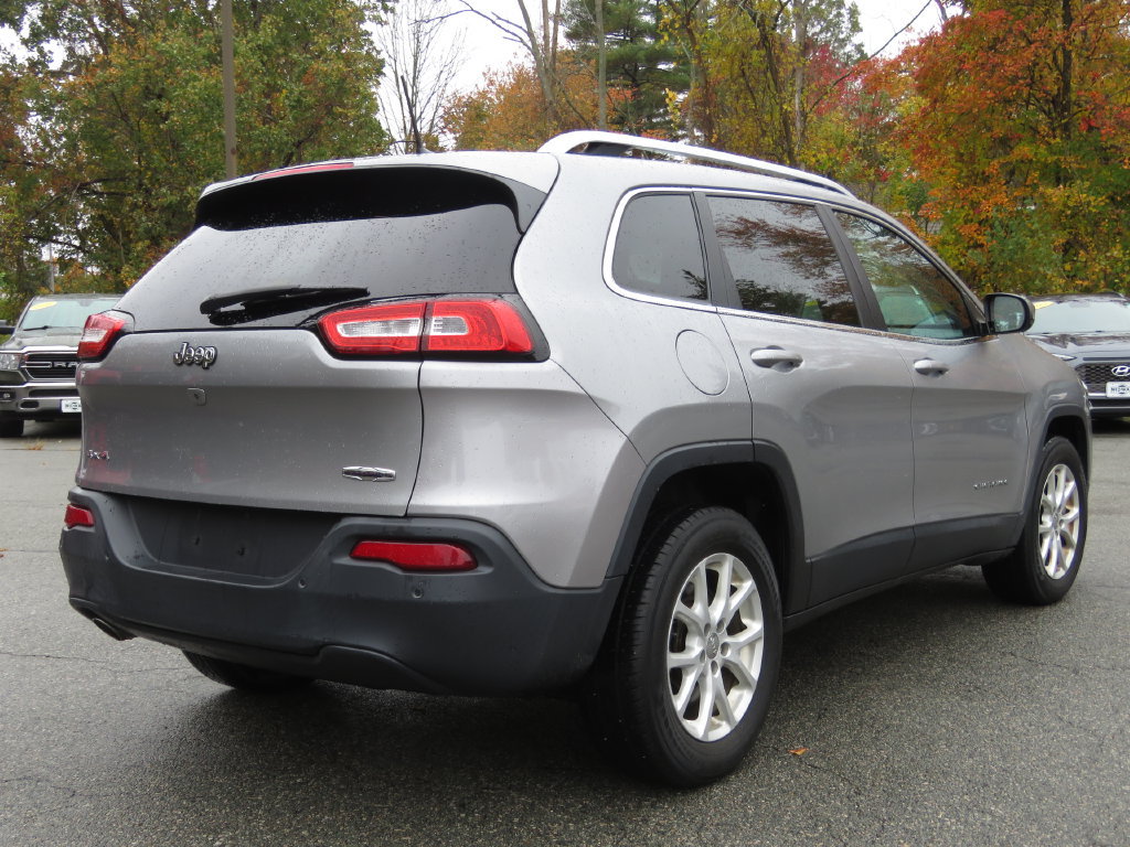 Used 2016 Jeep Cherokee Latitude w/ Safety/Convenience Group AWD/4WD image 5