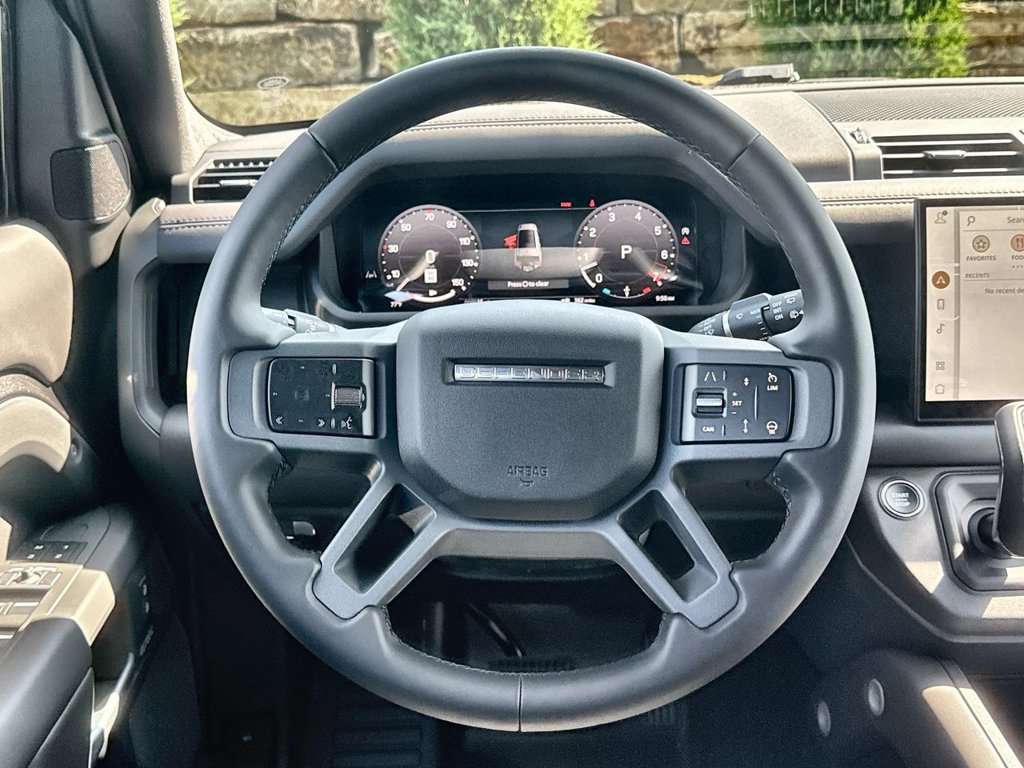 Certified 2025 Land Rover Defender 130 X-Dynamic SE AWD/4WD image 21