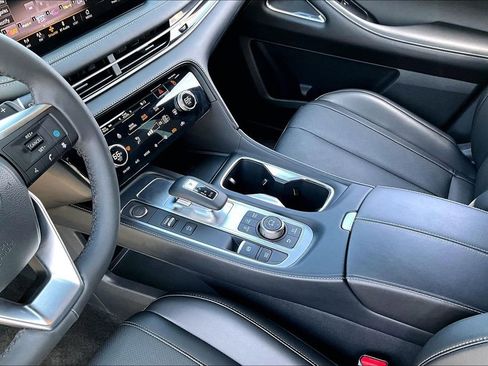 Certified 2025 INFINITI QX60 Luxe w/ Black Edition image 19