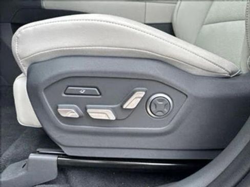 Used 2025 Hyundai Santa Fe Calligraphy image 19