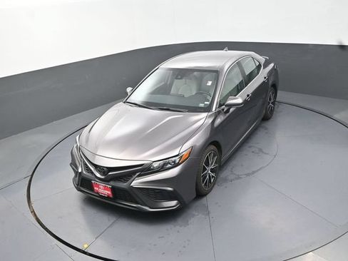 Used 2024 Toyota Camry SE FWD image 14
