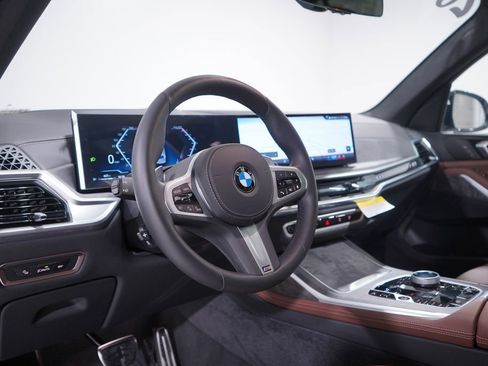 Used 2026 BMW X7 xDrive40i w/ M Sport Package AWD/4WD image 6