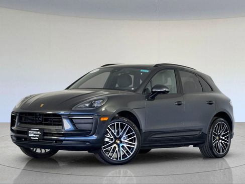 Certified 2026 Porsche Macan AWD/4WD image 1