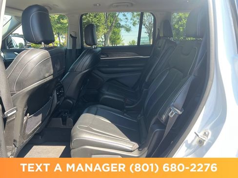 Used 2023 Jeep Grand Cherokee L Limited AWD/4WD image 23