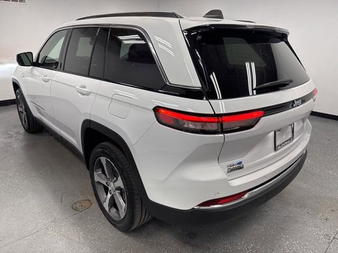 Used 2023 Jeep Grand Cherokee 4WD 4xe image 4