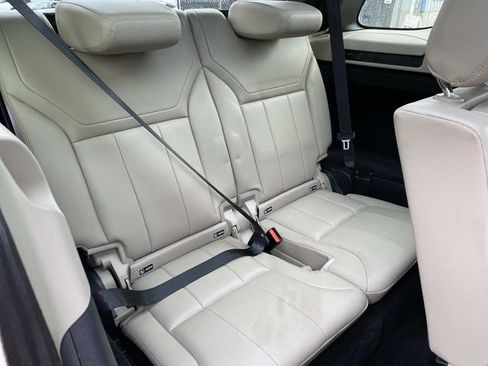 Used 2019 Land Rover Discovery HSE AWD/4WD image 30