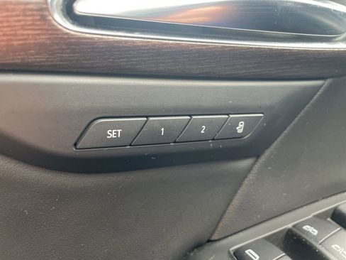 Used 2021 Buick Envision Avenir w/ Technology Package II image 28