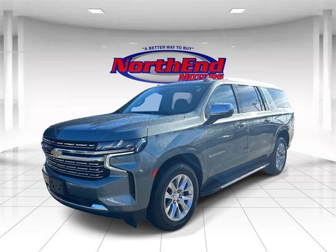 Used 2023 Chevrolet Suburban Premier image 7