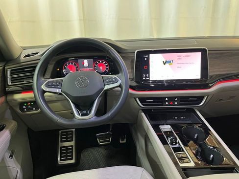 Used 2025 Volkswagen Atlas SEL Premium R-Line AWD/4WD image 19