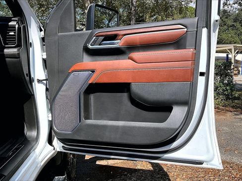 Used 2024 GMC Sierra 2500 Denali Ultimate image 25