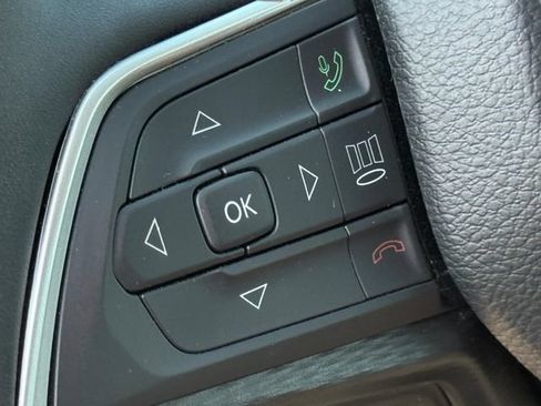 Used 2023 Jeep Grand Cherokee Laredo w/ Luxury Tech Group I AWD/4WD image 19