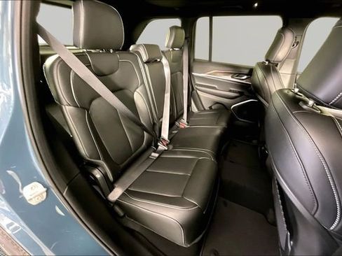 New 2026 Jeep Grand Cherokee Limited w/ Luxury Tech Group II AWD/4WD image 11