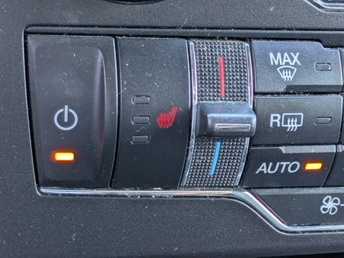 Used 2017 Ford Explorer XLT w/ Equipment Group 202A FWD image 28