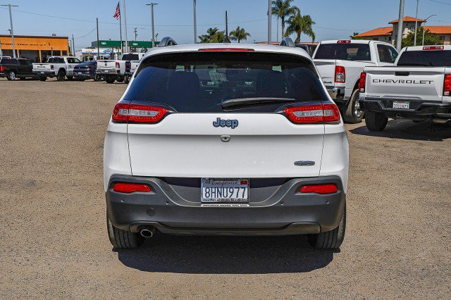 Used 2018 Jeep Cherokee Latitude Plus w/ Comfort/Convenience Group FWD image 5