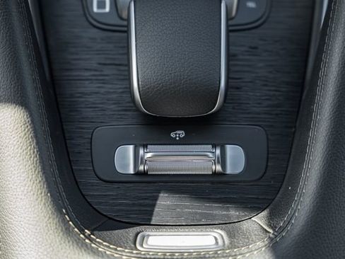 Certified 2025 Mercedes-Benz GLS 450 4MATIC image 27