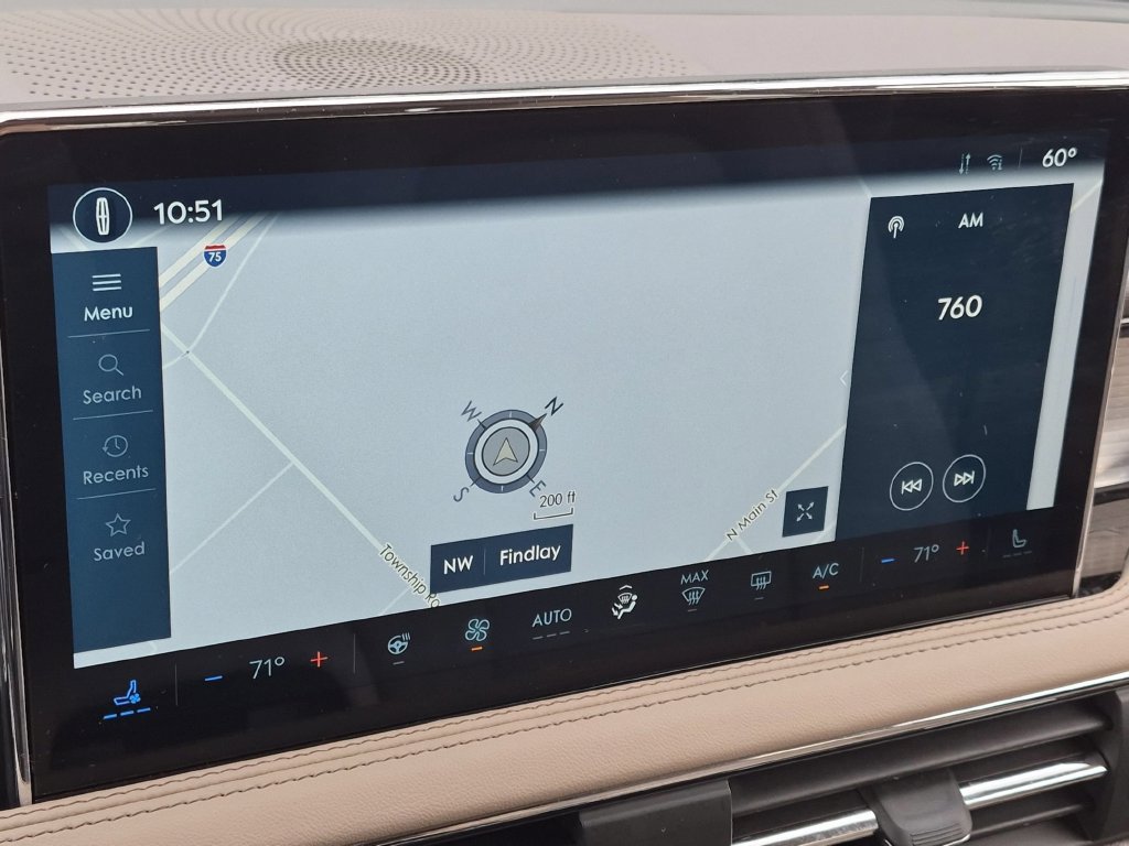 Used 2024 Lincoln Corsair AWD w/ Equipment Group 101A image 17