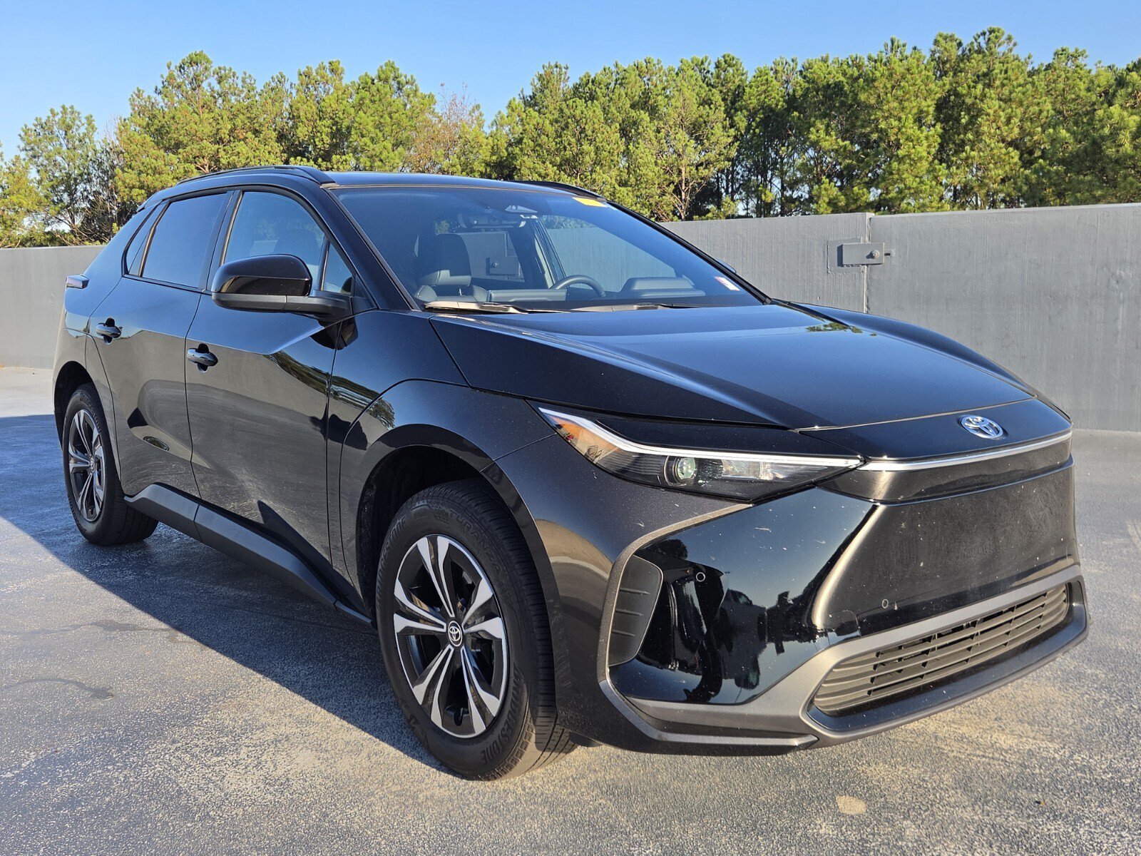 Used 2024 Toyota bZ4X FWD w/ Weather Package image 7