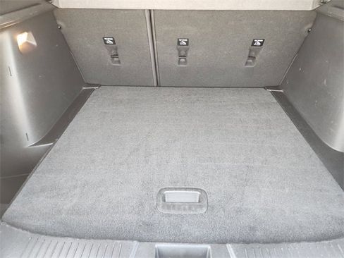 Certified 2024 Chevrolet Trax RS w/ Sunroof Package image 32