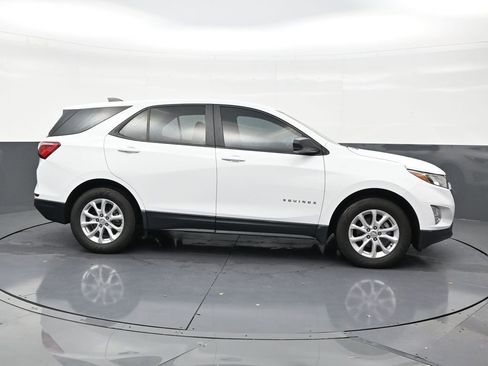 Used 2020 Chevrolet Equinox LS FWD image 6