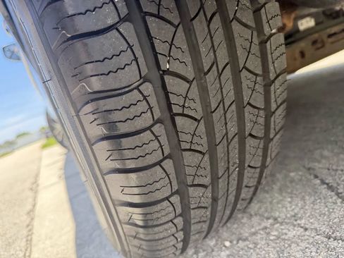 Used 2015 Dodge Grand Caravan SXT w/ Blacktop Package FWD image 16