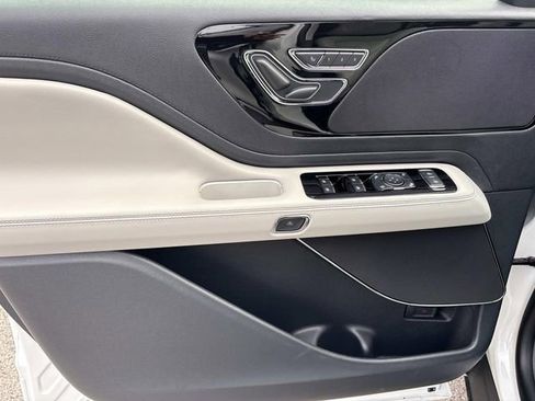 New 2026 Lincoln Aviator 2WD w/ Jet Appearance Package image 21