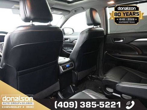 Used 2018 Toyota Highlander XLE image 11